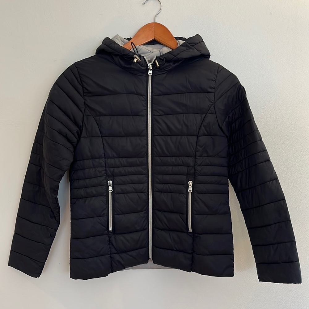 Point Zero ultra light Fall/spring jacket. Black. Youth size Large. Unisex.
